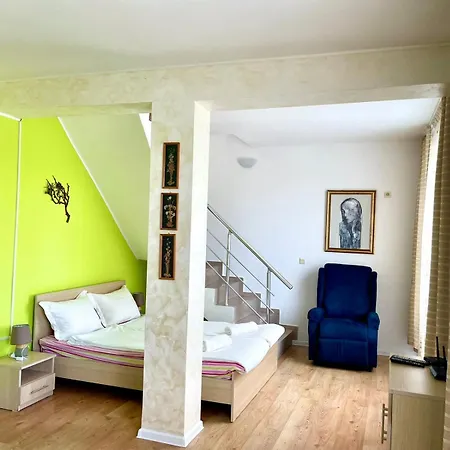 Apartment Budget First Sea Line Coast *